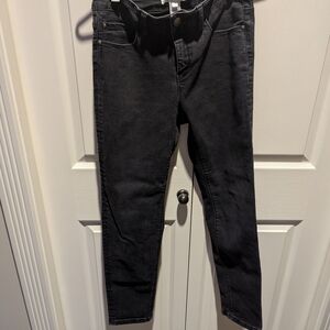 Cleo Women's Black Skinny Jeans